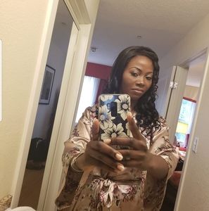 Meet your Posher, Bronhilda